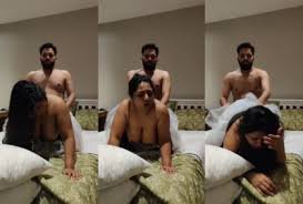 Bhabhi Sex in Midnight at HdmovieHub